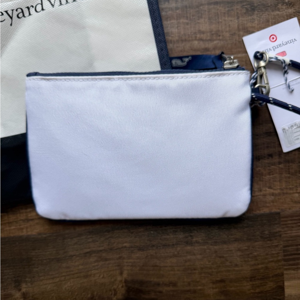 NWT Vineyard Vines for Target Americana Wristlet w/ Vineyard Vines Gift Bag - Picture 4 of 5